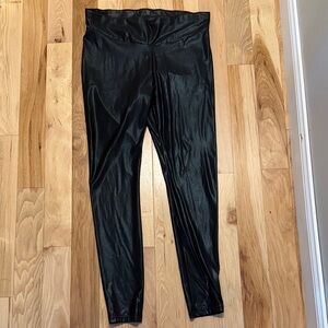 Black Shiny Leggings